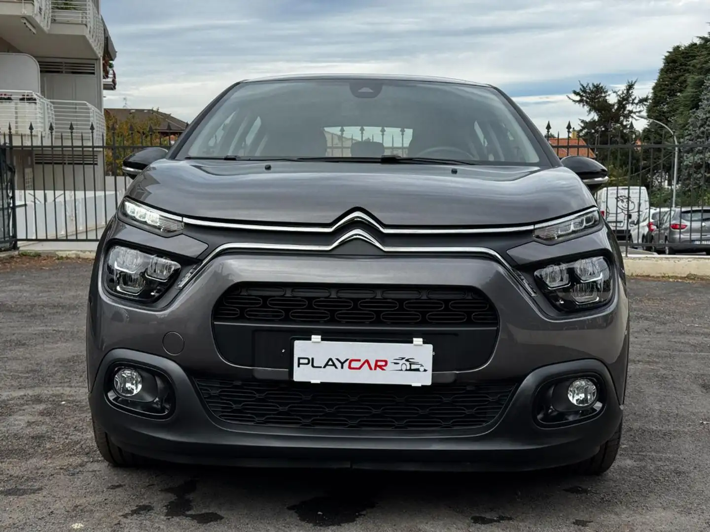 Citroen C3 PURETECH 83 S&S PLUS NAVI+SENS.PARK+CARPLAY+LED!!! Gris - 2