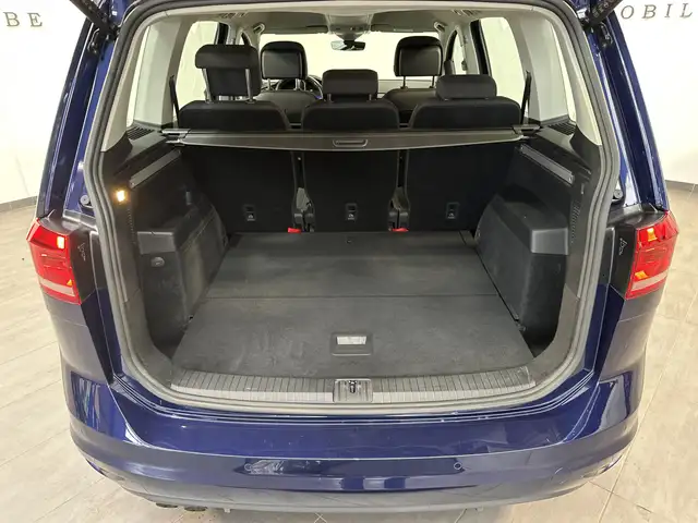 Volkswagen Touran view 6