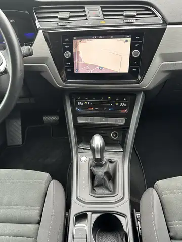 Volkswagen Touran view 14