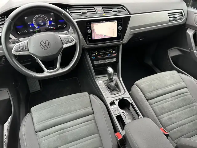 Volkswagen Touran view 13