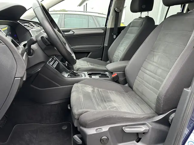 Volkswagen Touran view 11