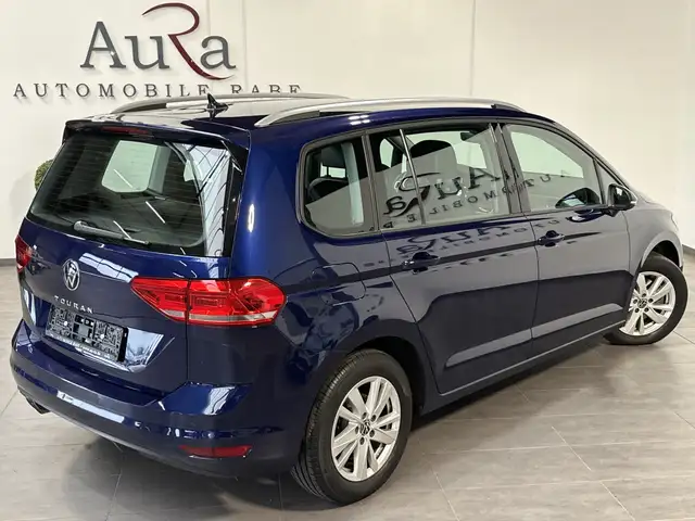 Volkswagen Touran view 5