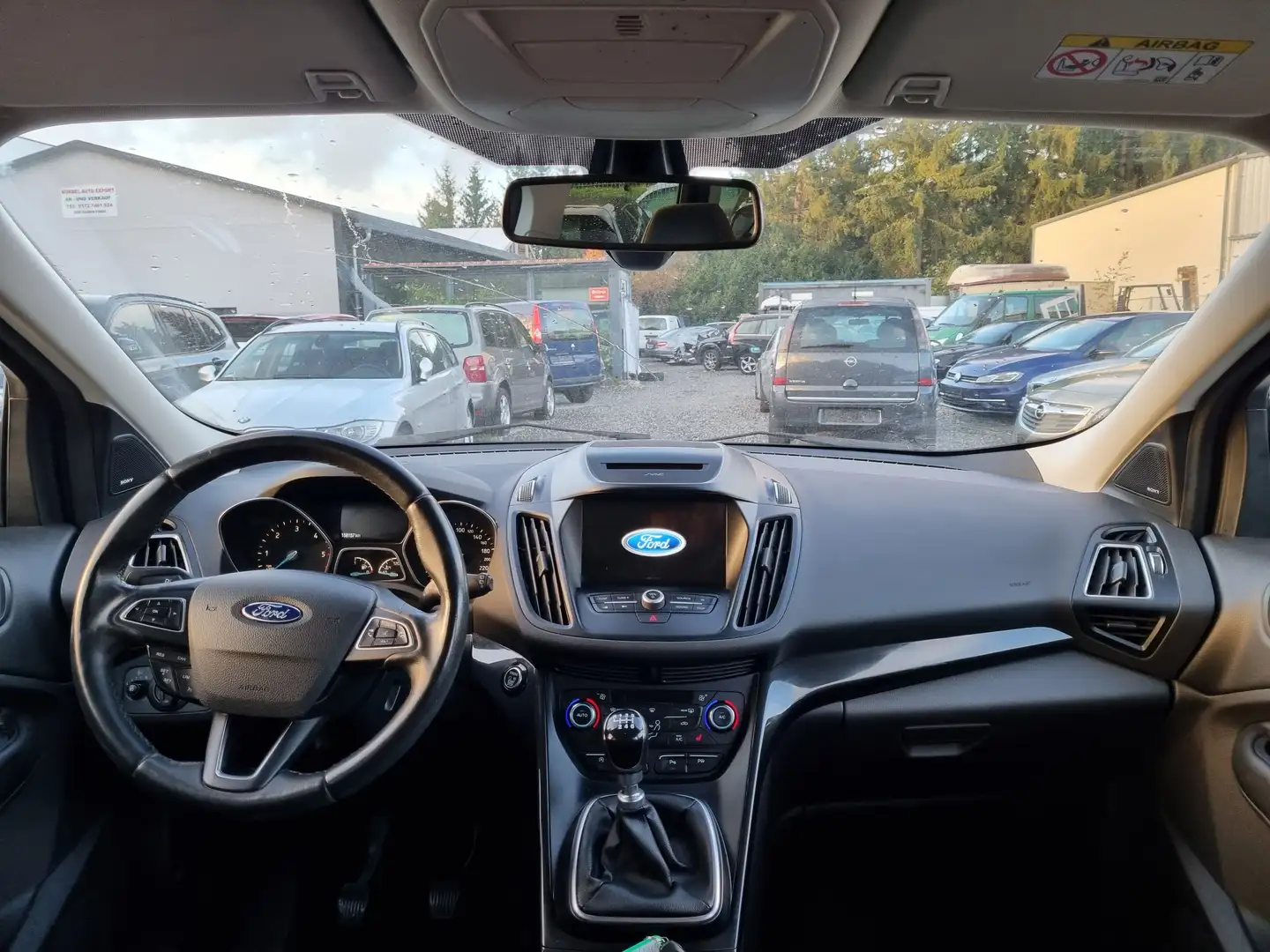 Ford Kuga Titanium AHK NAVI RFK Lenkradheizung SHZ PDC Xenon Schwarz - 2