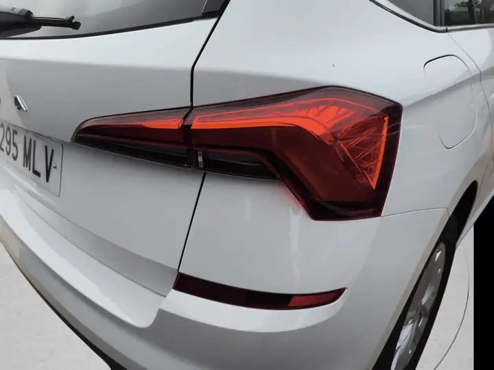 Škoda Kamiq 1.0 TSI Ambition 2023, foto 17