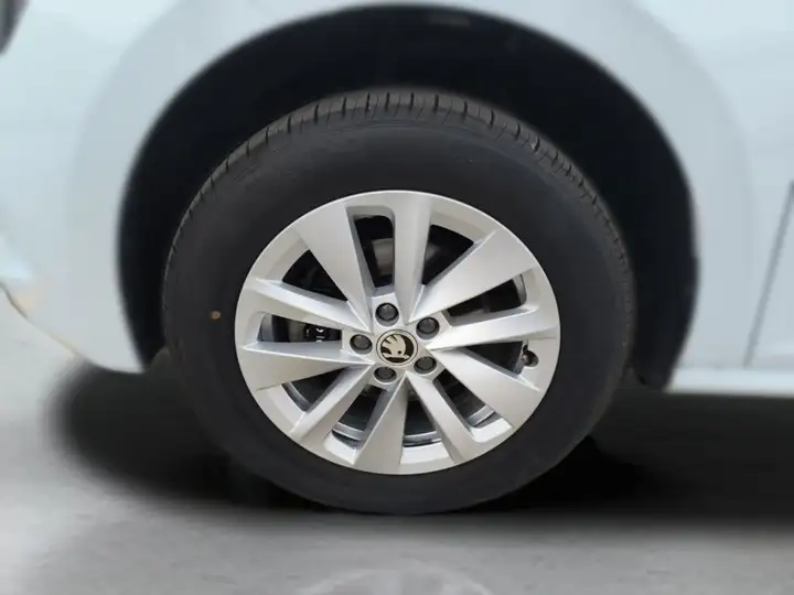Škoda Kamiq 1.0 TSI Ambition 2023, foto 13