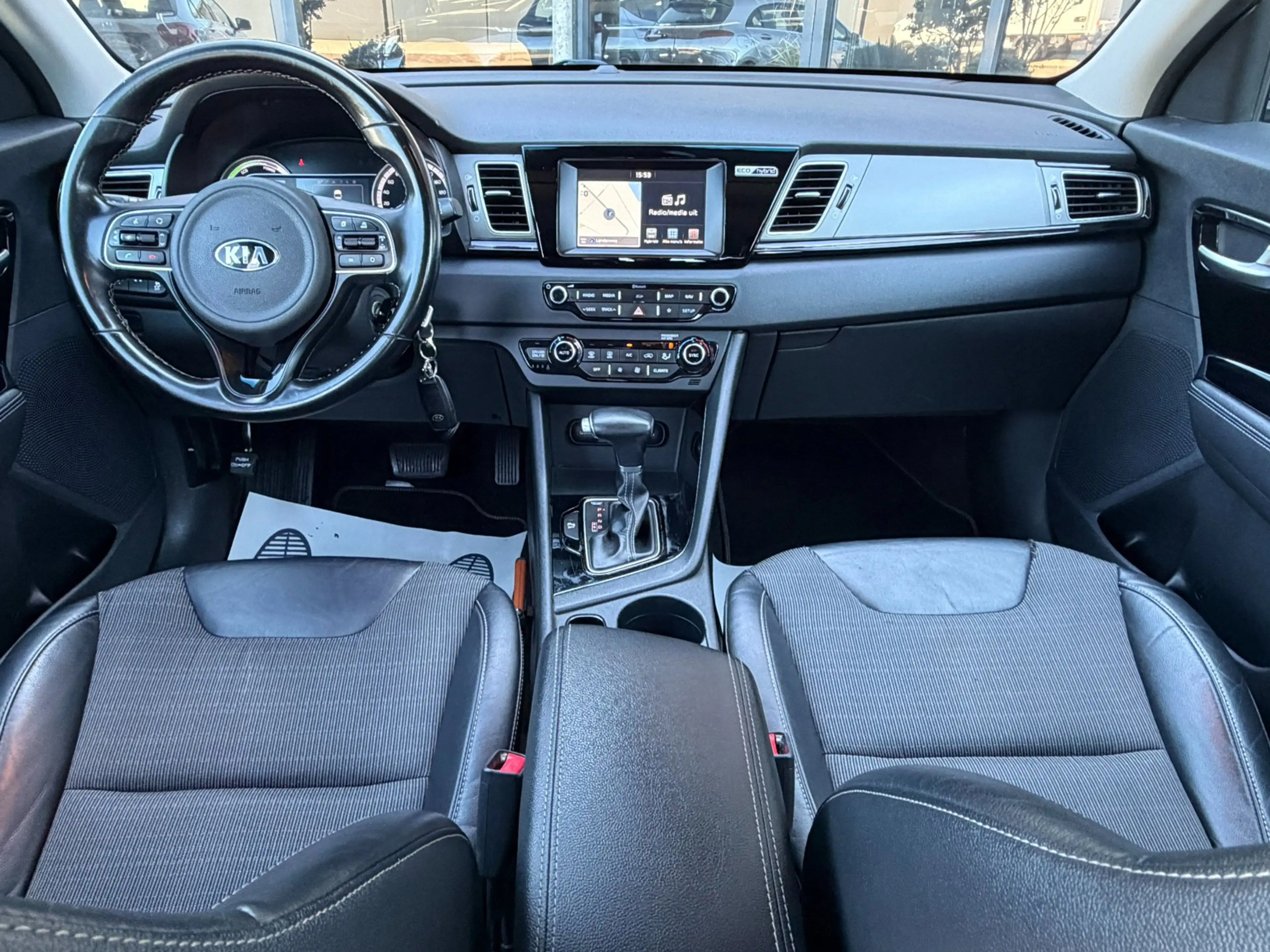 Kia Niro 1.6 GDi Hybrid DynamicLine — photo 4