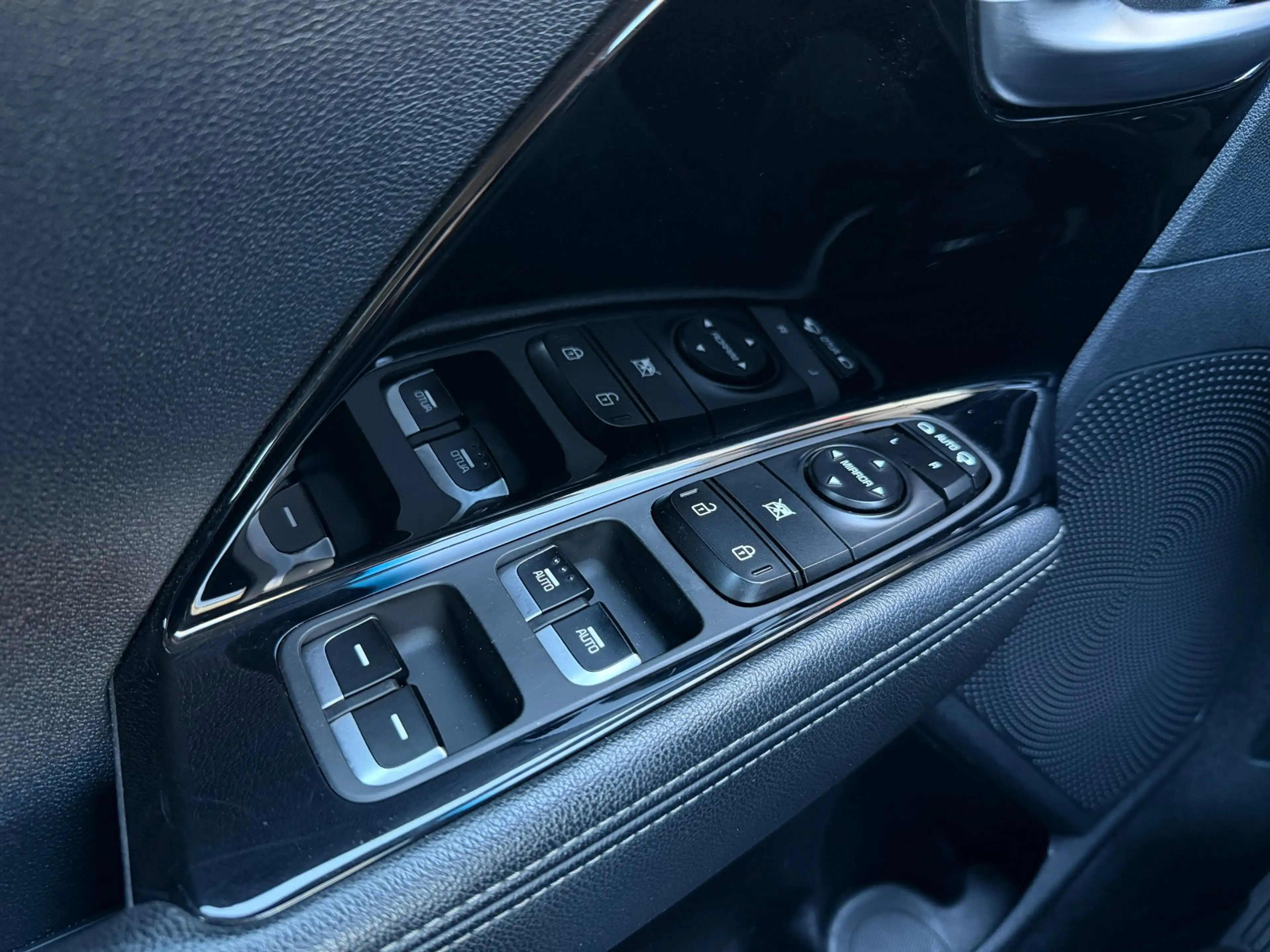 Kia Niro 1.6 GDi Hybrid DynamicLine — photo 8