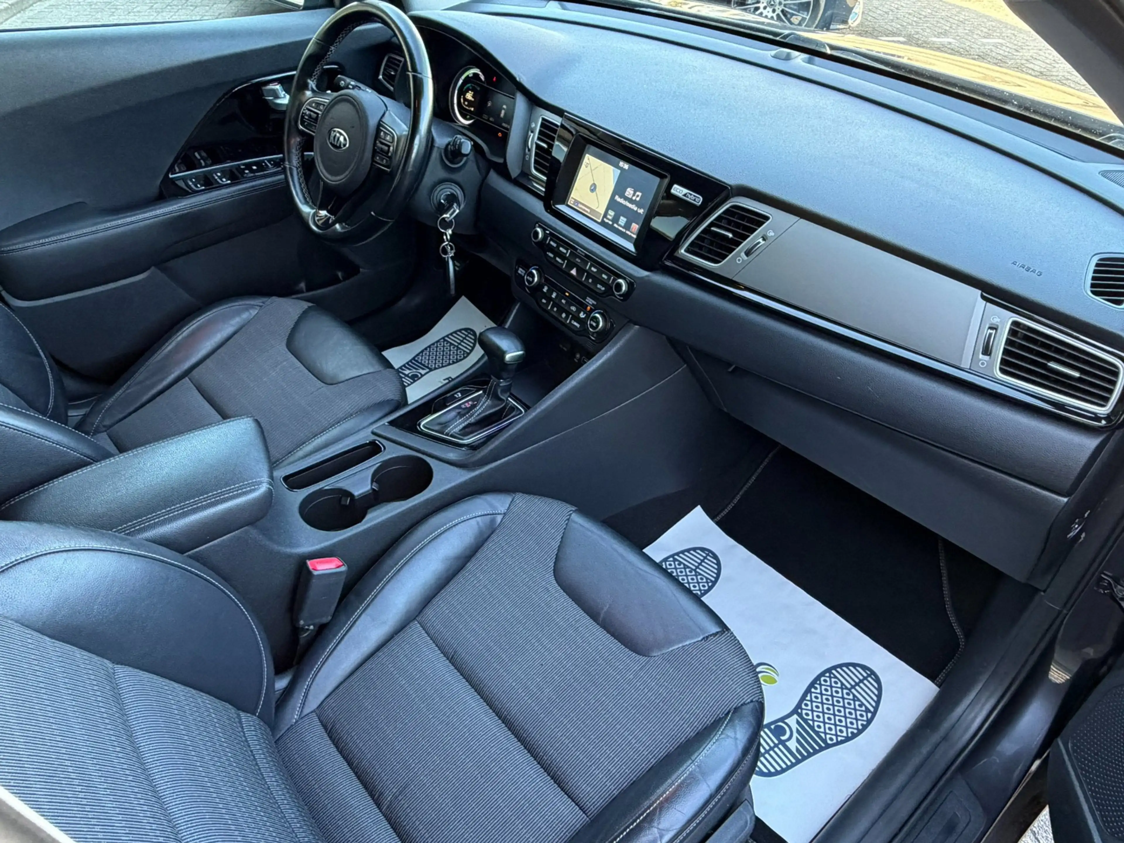 Kia Niro 1.6 GDi Hybrid DynamicLine — photo 15