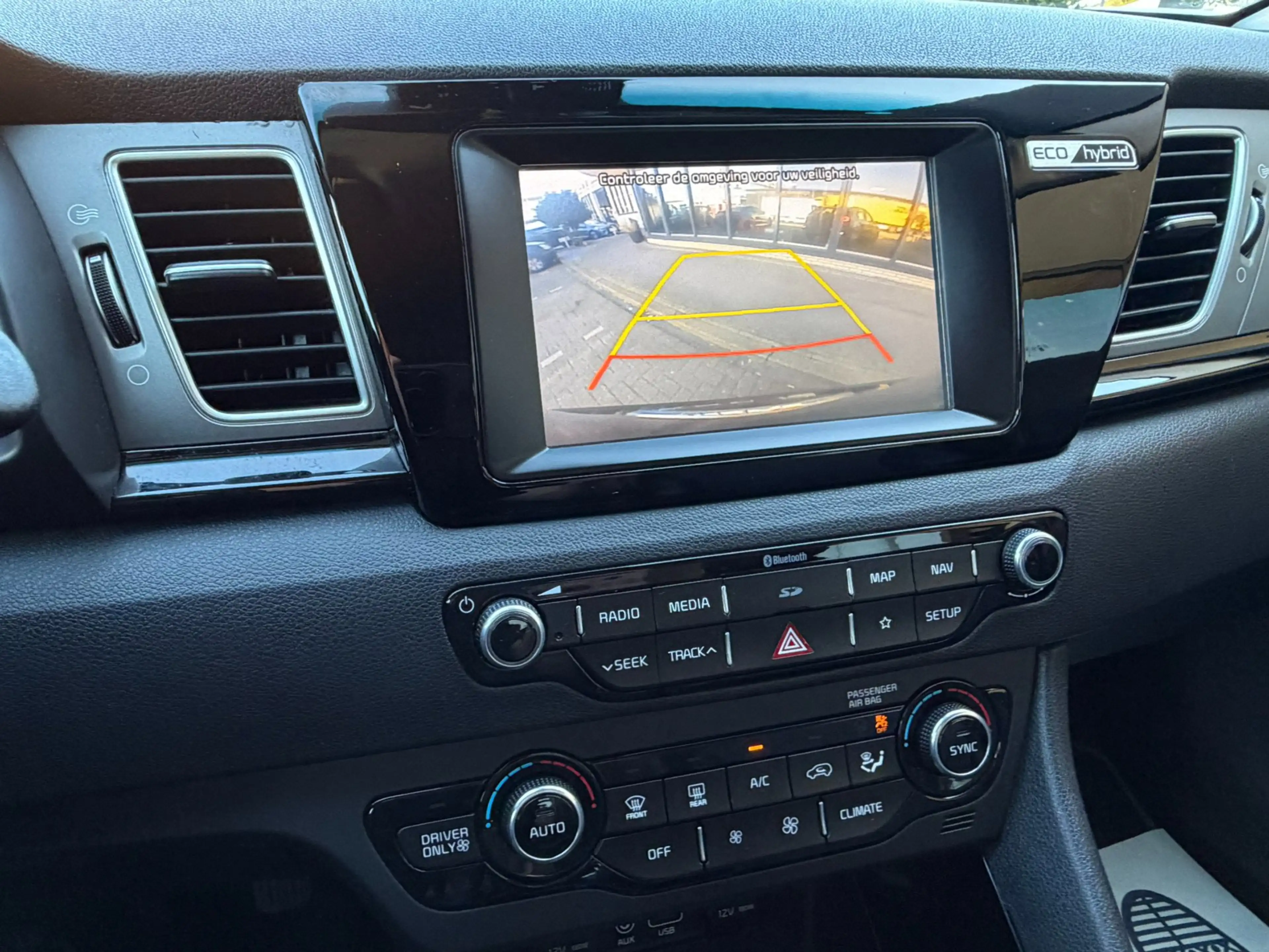 Kia Niro 1.6 GDi Hybrid DynamicLine — photo 6