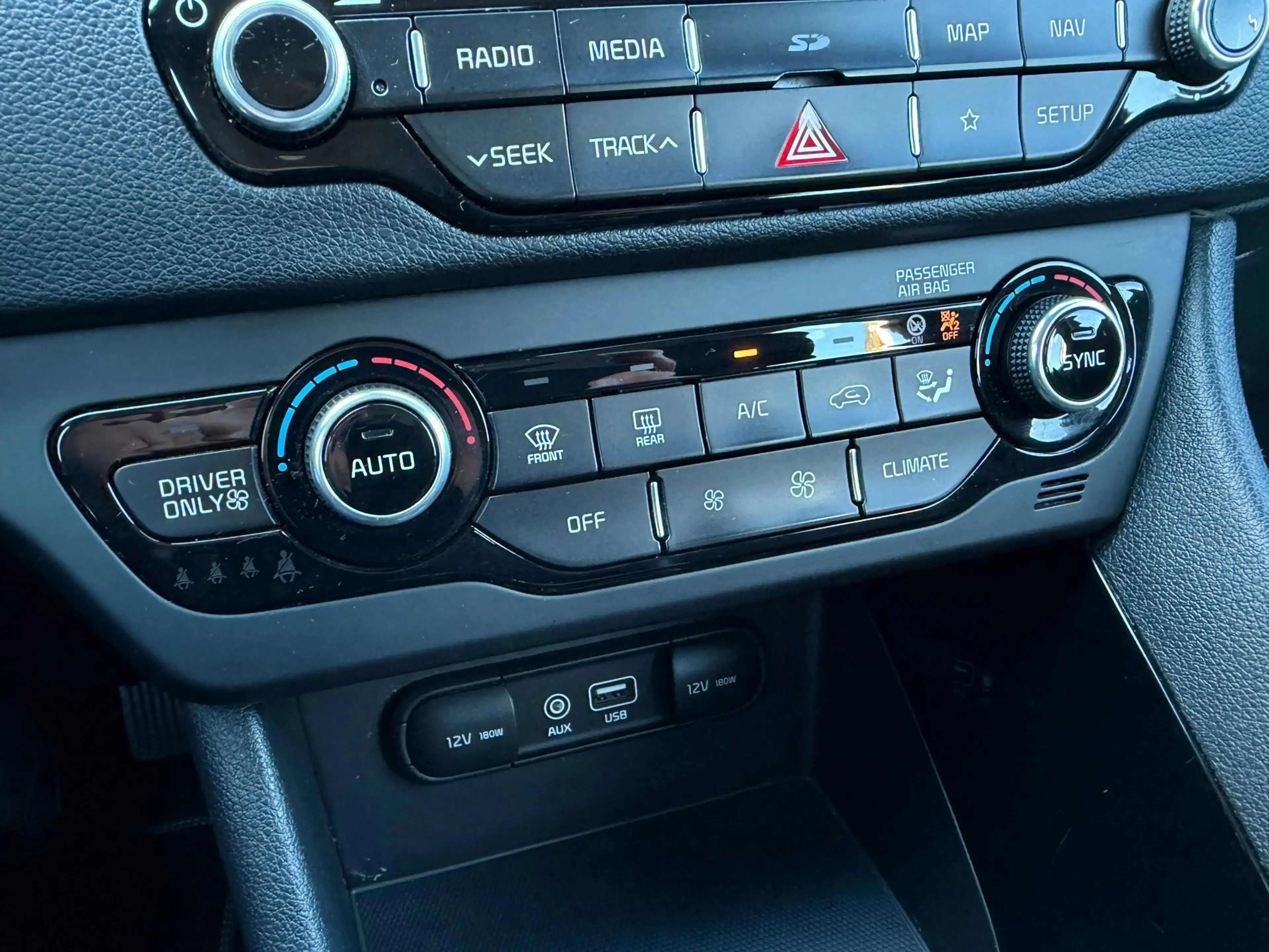 Kia Niro 1.6 GDi Hybrid DynamicLine — photo 7