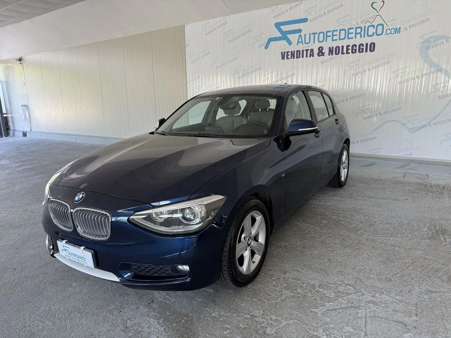 BMW 116 116d 5p. Urban unico proprietario Bleu - 1
