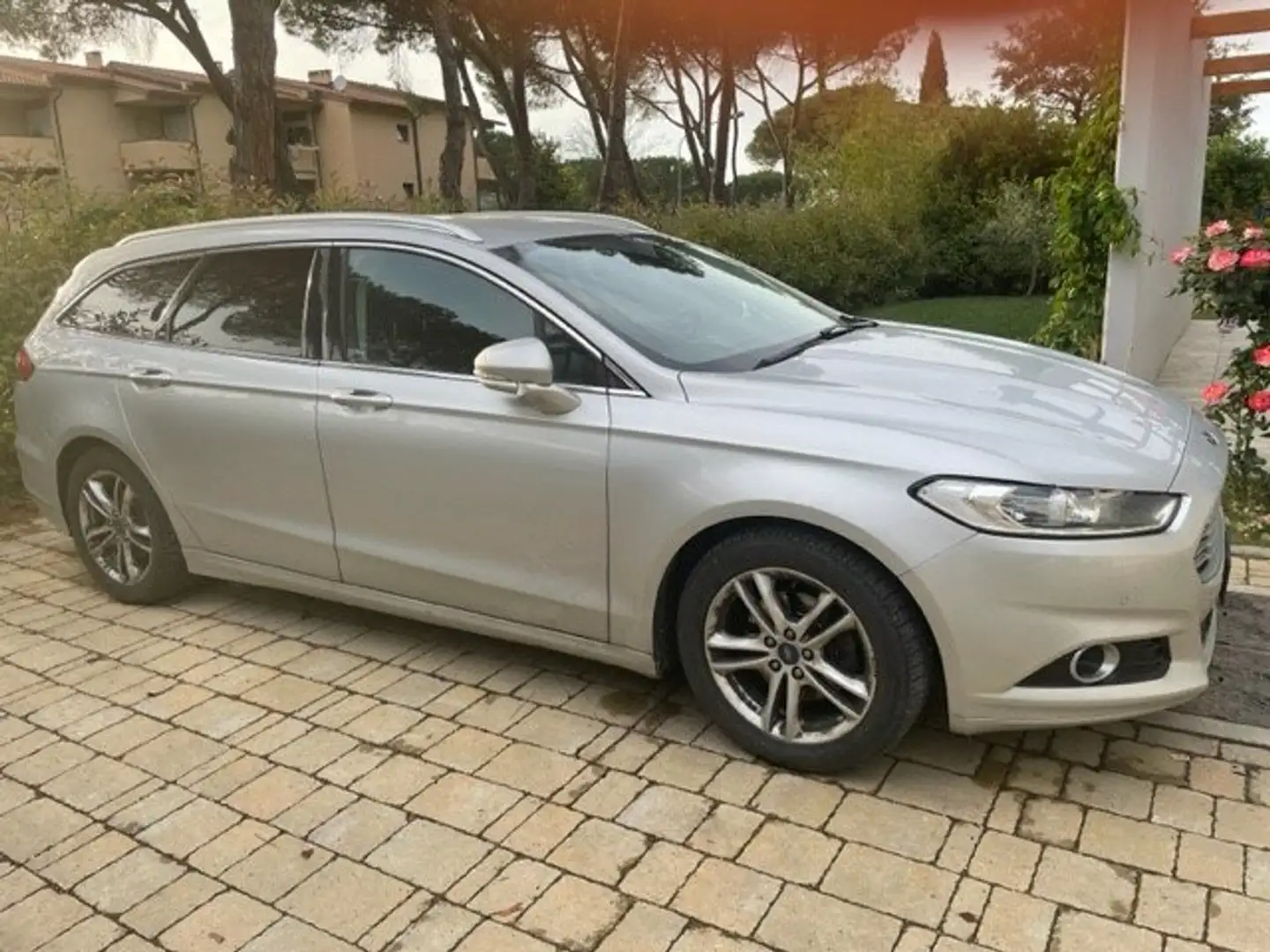 Ford Mondeo Mondeo IV 2015 SW 2.0 tdci Titanium Busin Automat Argento - 1