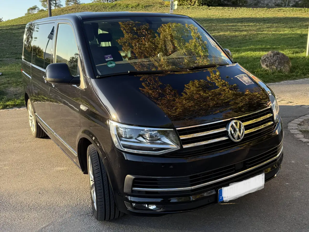 Volkswagen T6 Multivan Transporter T6 TDI BMT DSG Kurz Generation Six — photo 1 of 15
