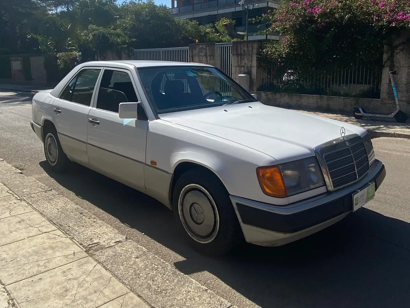 Mercedes-Benz 200 E 122 CV Berlina White - 2