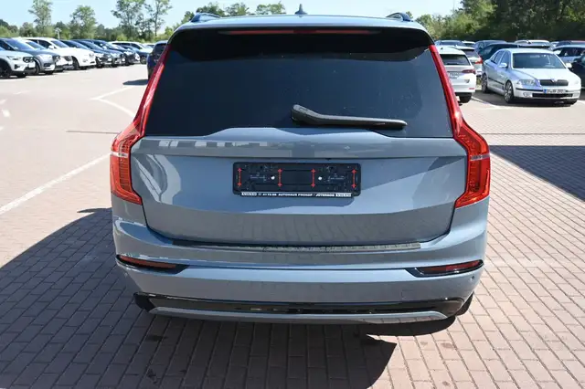 Volvo XC90 view 7