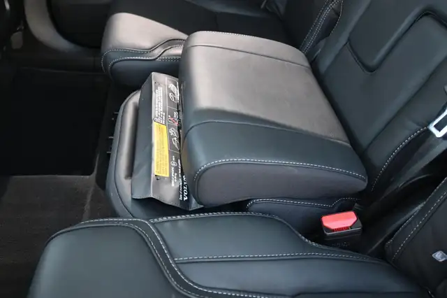 Volvo XC90 view 14