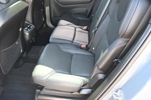 Volvo XC90 view 13