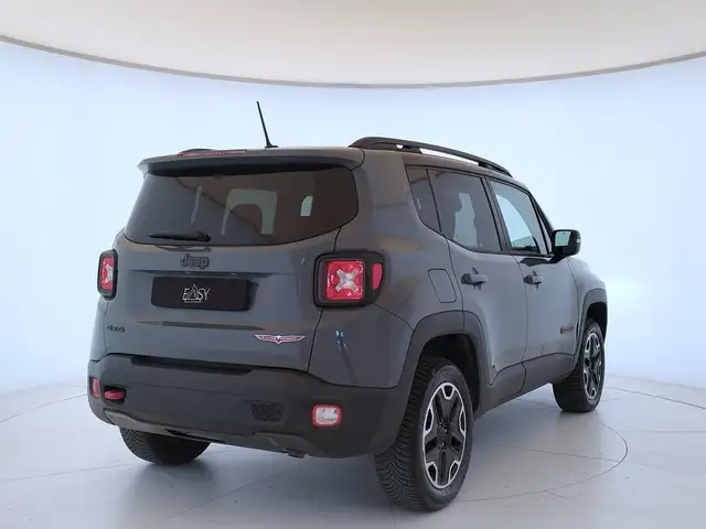 Jeep Renegade view 4