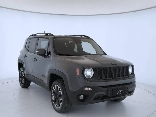 Jeep Renegade view 3