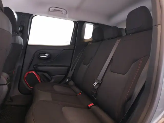 Jeep Renegade view 10