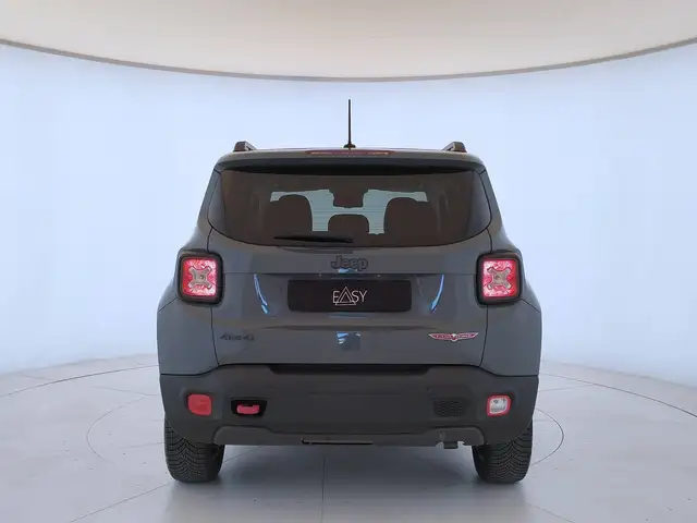 Jeep Renegade view 5