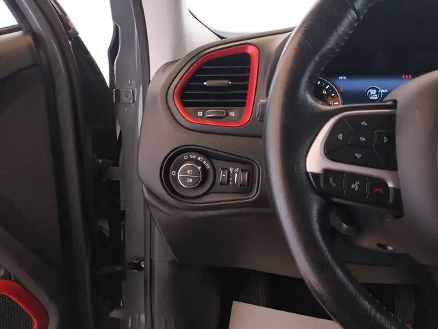 Jeep Renegade view 15