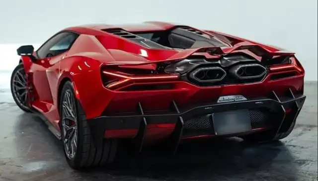 Lamborghini Revuelto