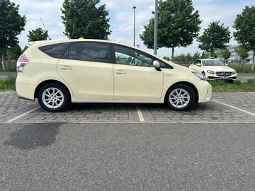 Prius  (Hybrid)