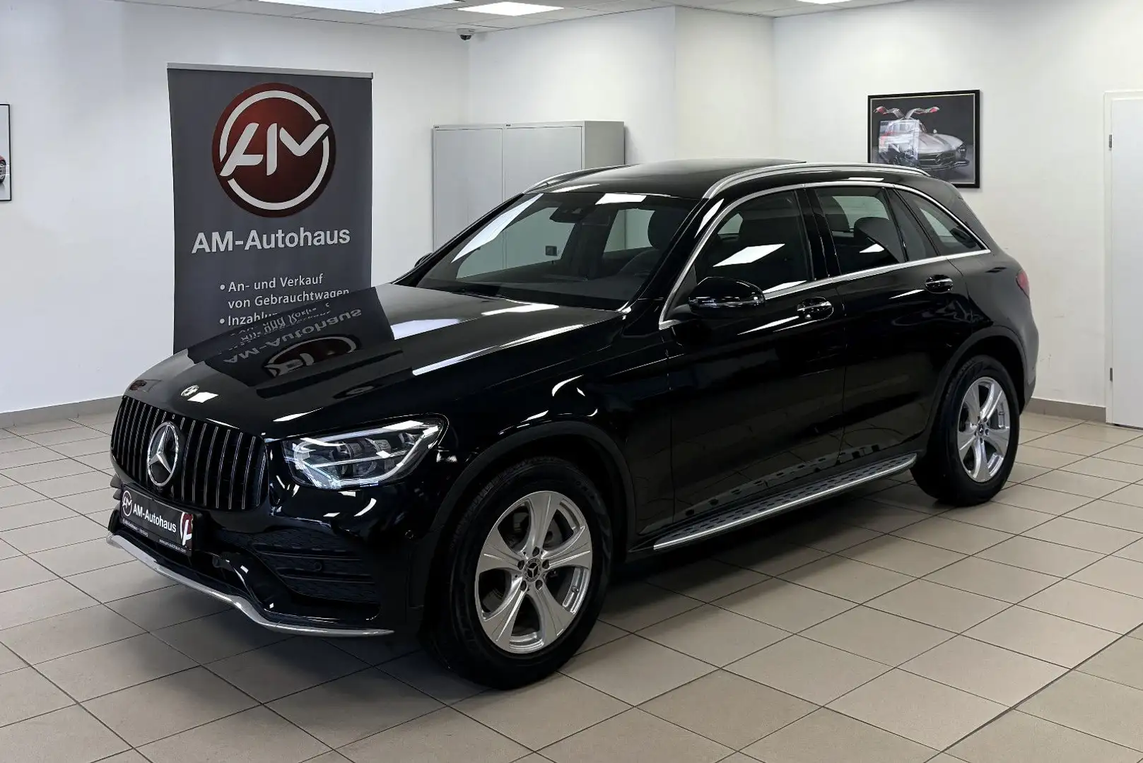 Mercedes-Benz GLC 220 d 4Matic *PanoSD*AHK*ACC*Kamera*LED Schwarz - 2