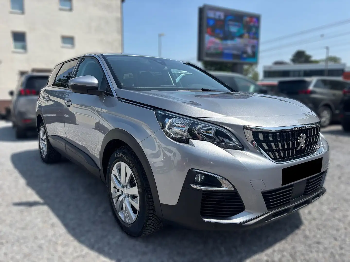 Peugeot 5008 1,2 PureTech ALU NAVI 7-Sitzer - ZR neu Grau - 1