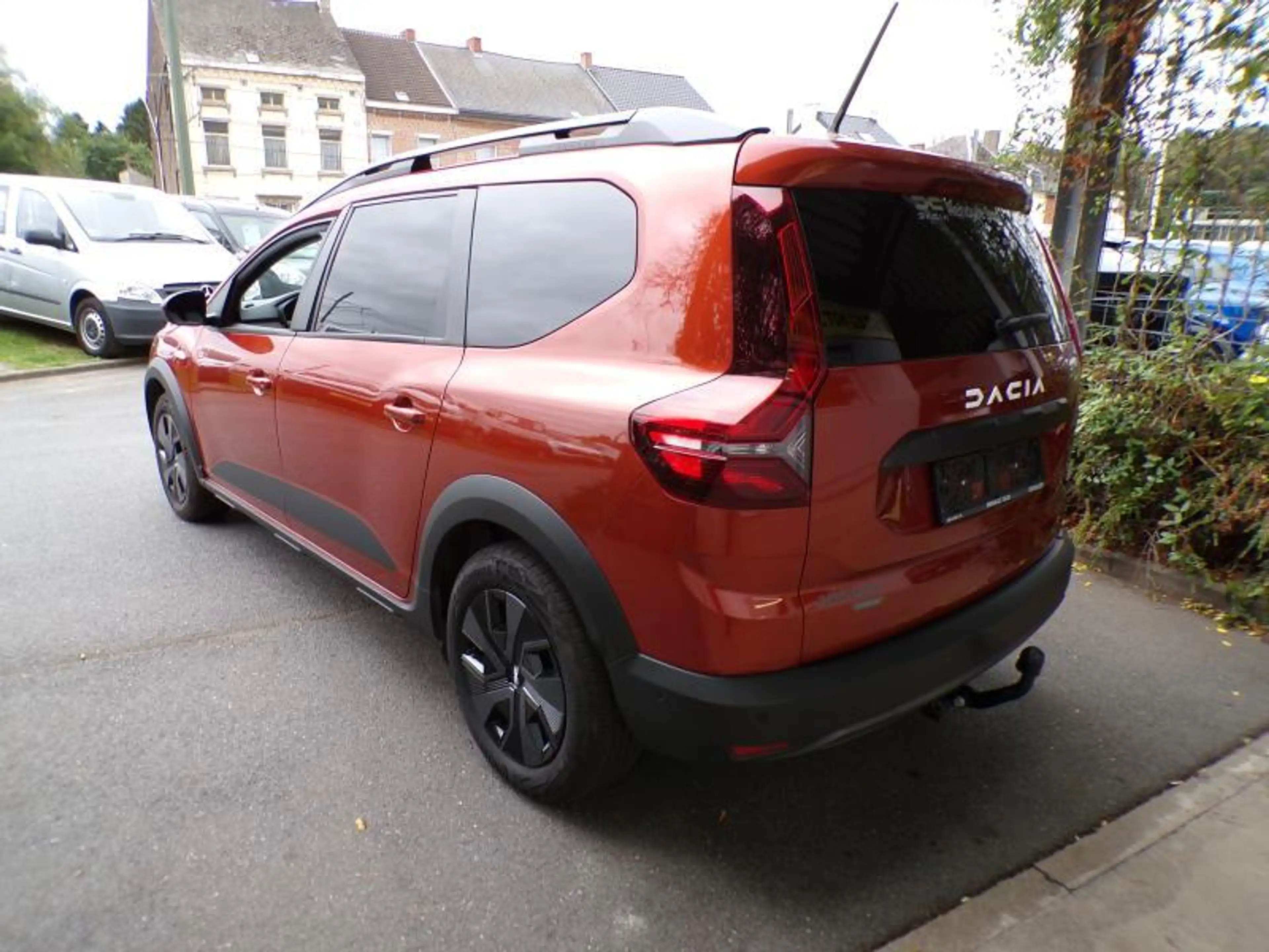 Dacia Jogger 7pl 1.6 140cv Orange 09/24 6418km Clim Bluetooth — photo 6