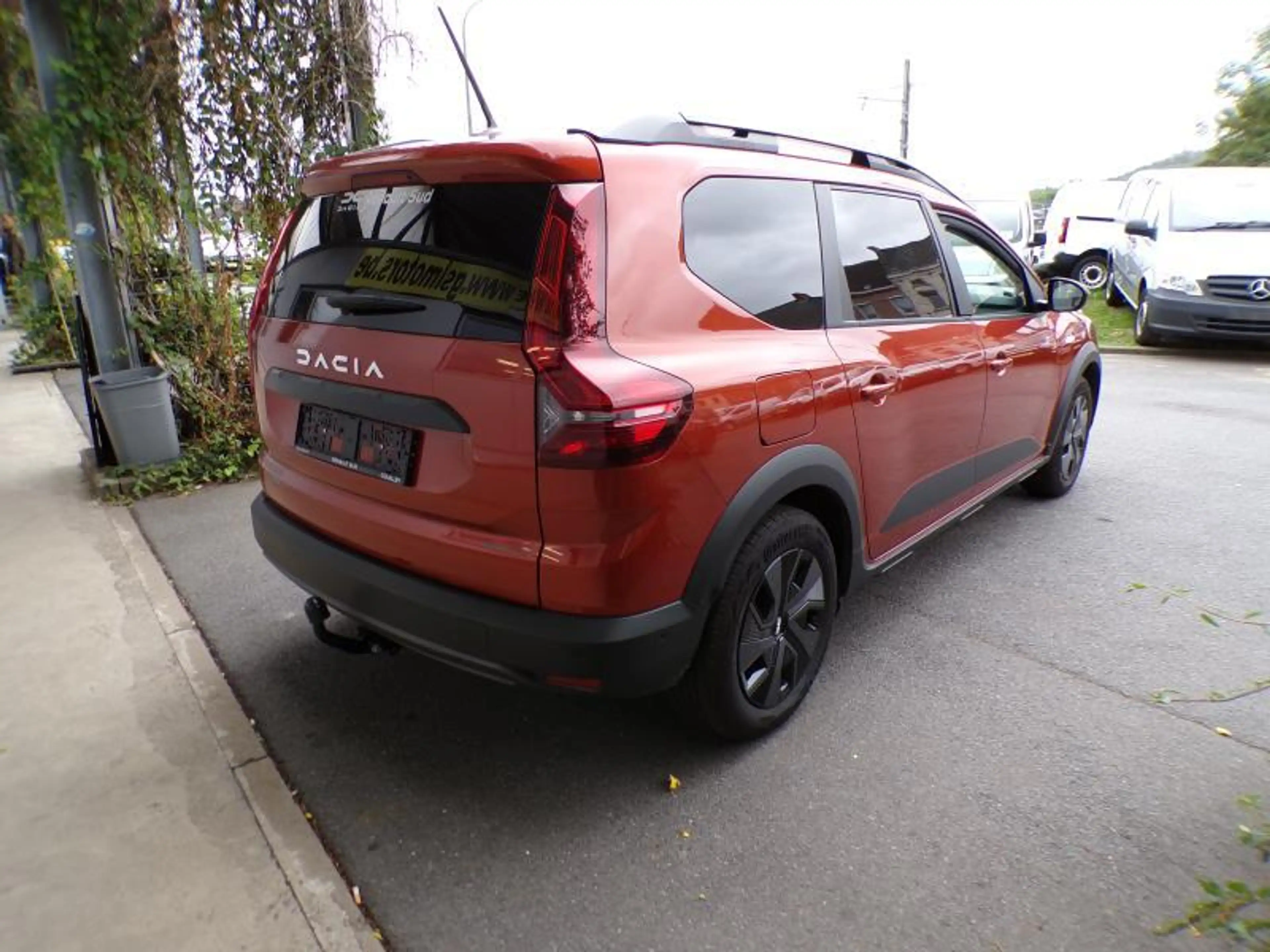 Dacia Jogger 7pl 1.6 140cv Orange 09/24 6418km Clim Bluetooth — photo 4