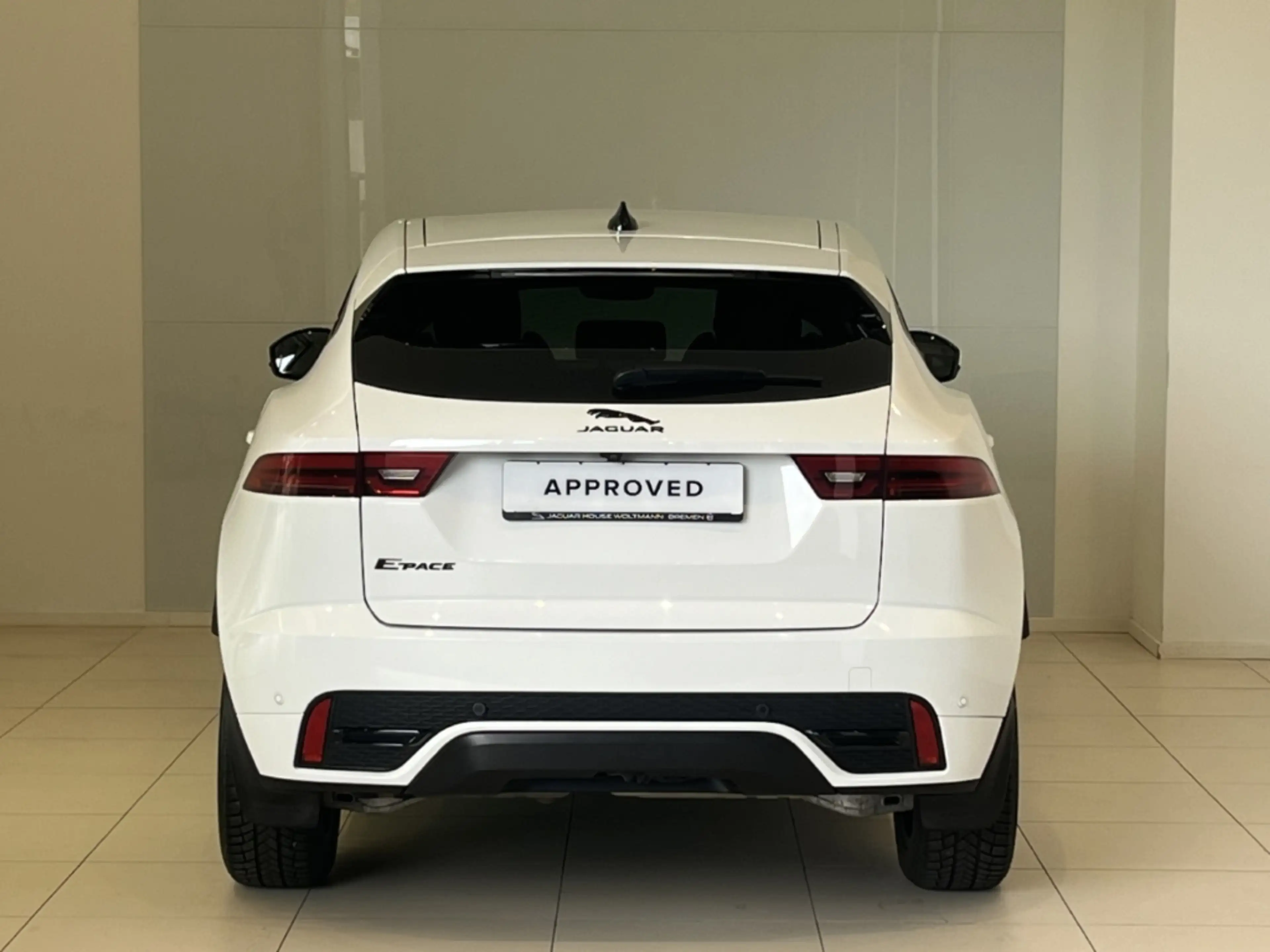 Jaguar E-Pace D200 R-Dynamic SE AWD HUD AD — photo 8