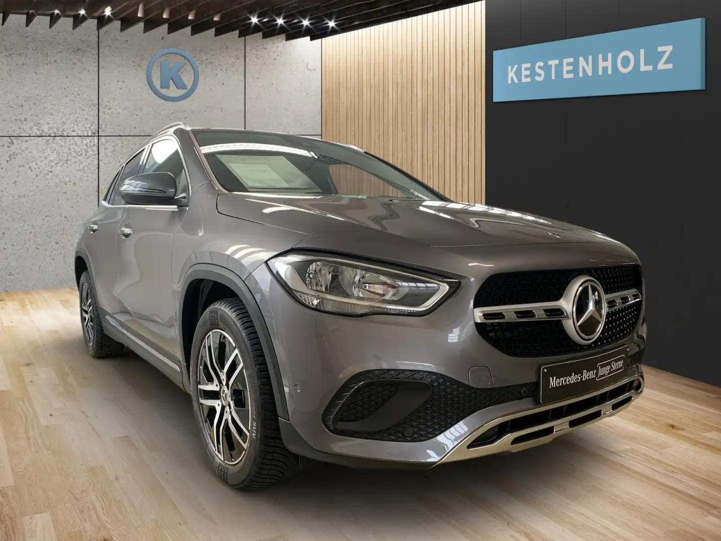 Mercedes-Benz GLA 200 GLA 200 **PROGRESSIVE*KAMERA*DAB*NAVI*CARPLAY** Grau - 2