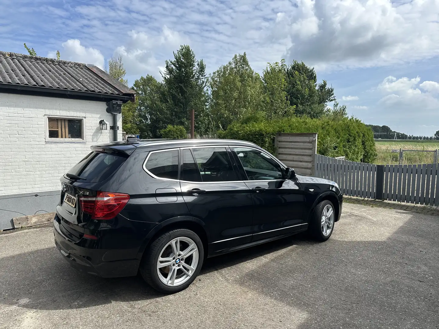 BMW X3 BMW xDrive 35D High Executive Zwart - 2