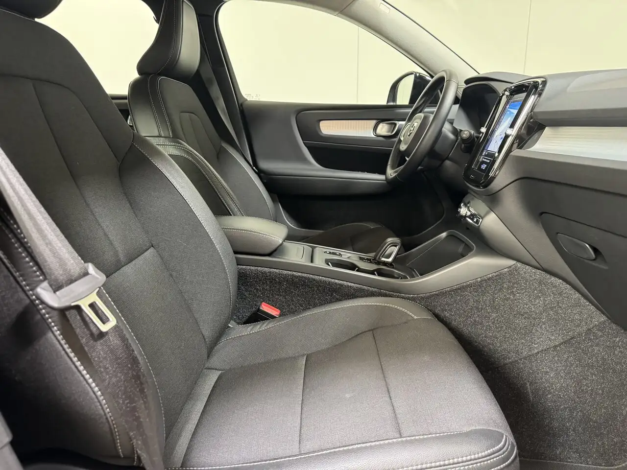 Volvo XC40 1.5 Benzine Autom. Momentum Pro Airco Topst..., миниатюра 2