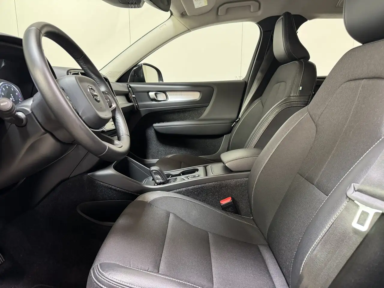 Volvo XC40 1.5 Benzine Autom. Momentum Pro Airco Topst..., миниатюра 9