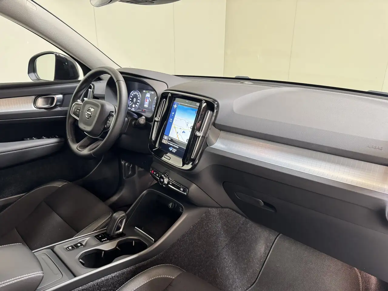 Volvo XC40 1.5 Benzine Autom. Momentum Pro Airco Topst..., миниатюра 13
