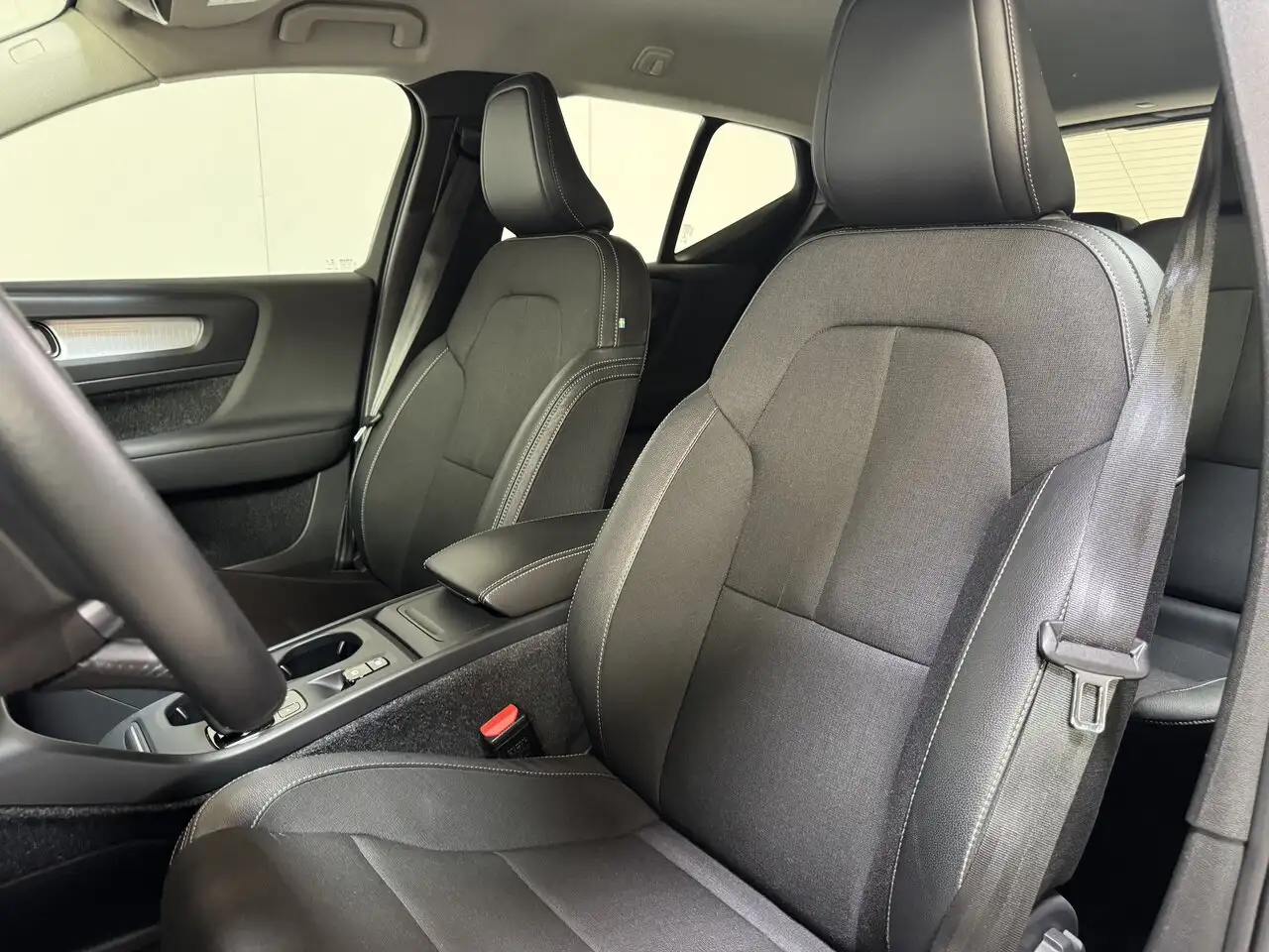 Volvo XC40 1.5 Benzine Autom. Momentum Pro Airco Topst..., миниатюра 18