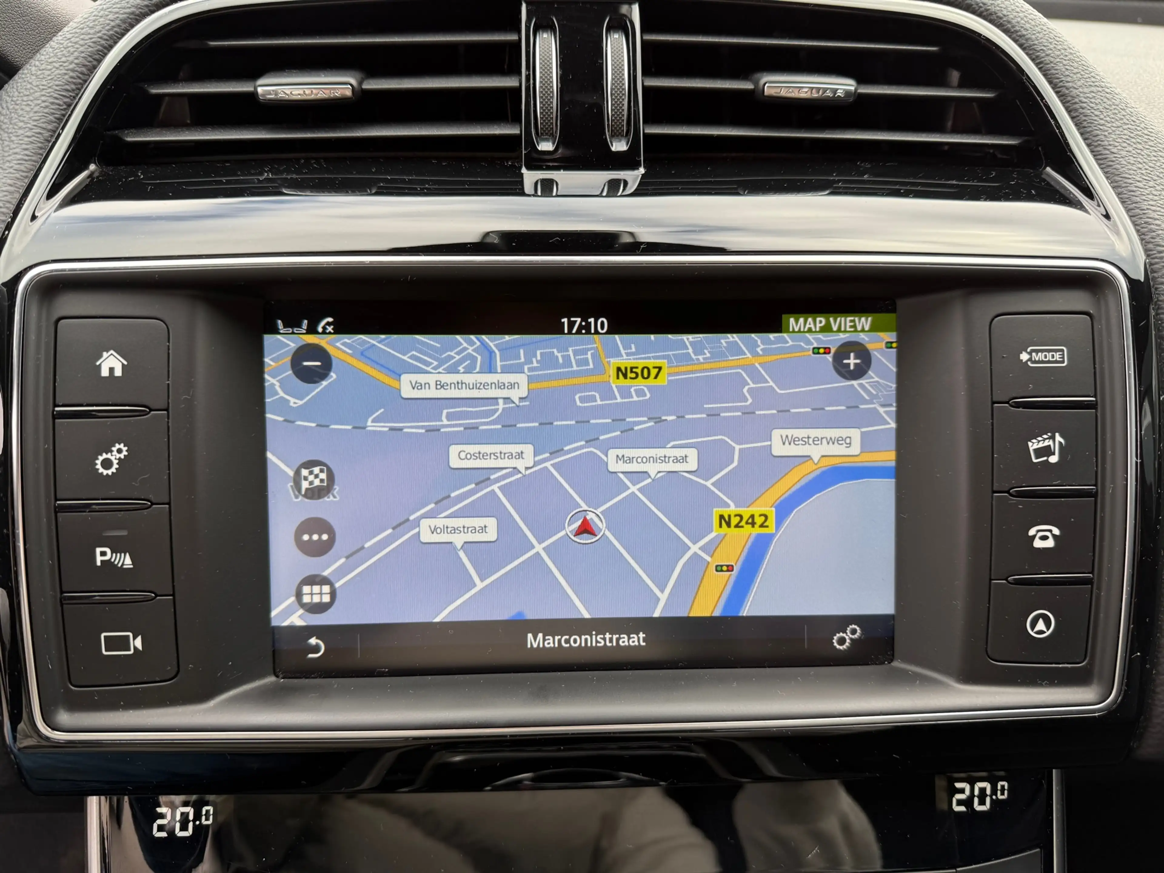 Jaguar XE 2.0 R-Sport — photo 15