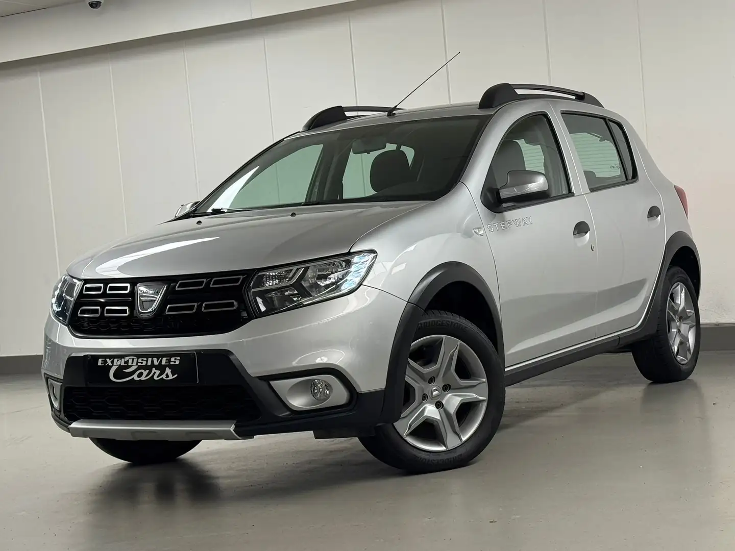 Dacia Sandero 0.9 TCE 90CV STEPWAY 1ere MAIN AUTO CAMERA GPS REG Silber - 1