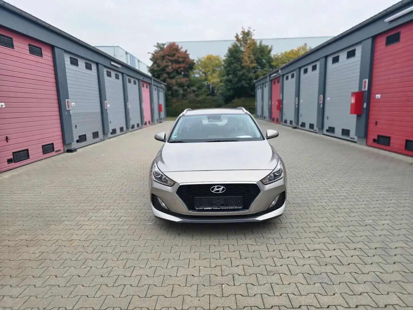 Hyundai i30 cw Pure/KOMBILIMOUSINE/1HAND Blanc - 2