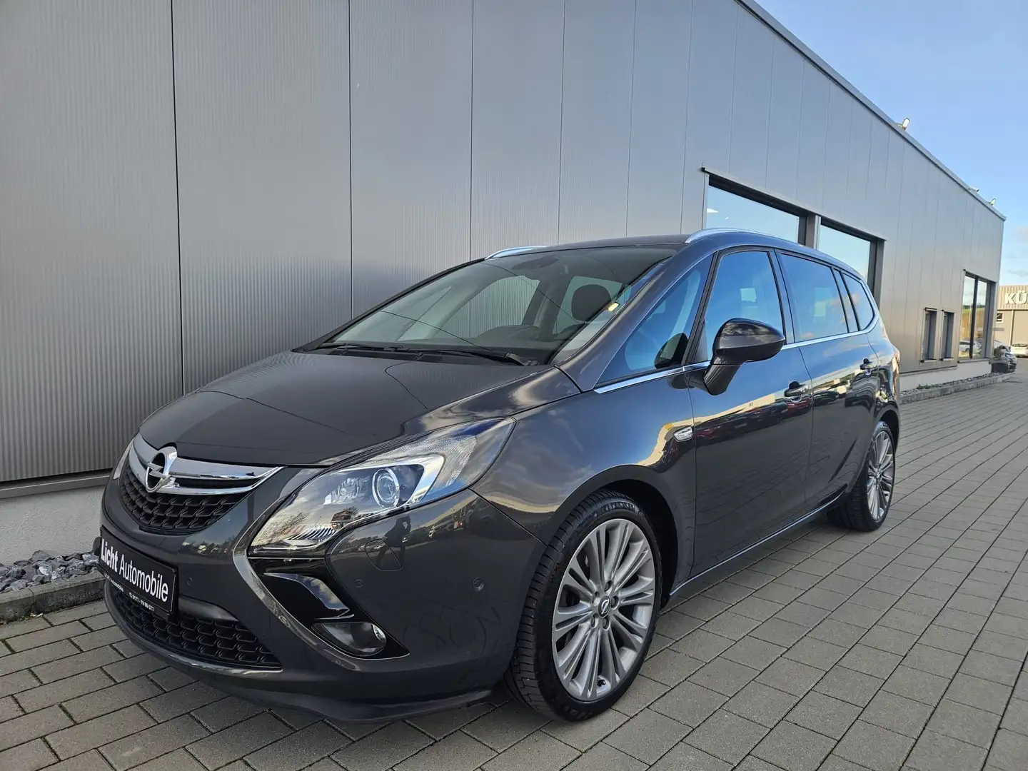 Opel Zafira Tourer Business Innovation/1.Hand/7-Sitzer/AHK/Navi/SHZ Grau - 1