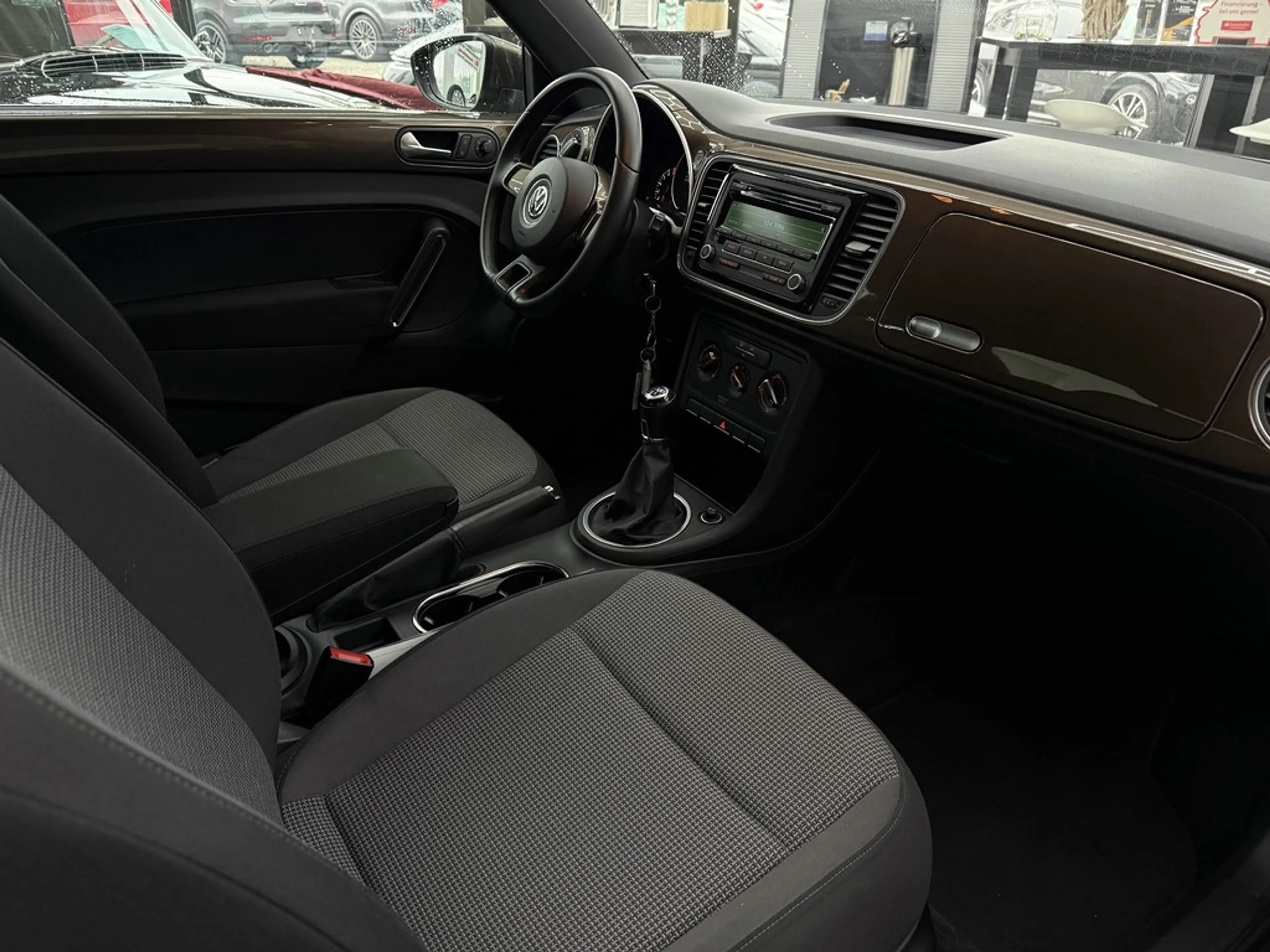 Volkswagen New Beetle 1.2 TSI Design, 1.Hd., Klima, HU neu! — photo 15