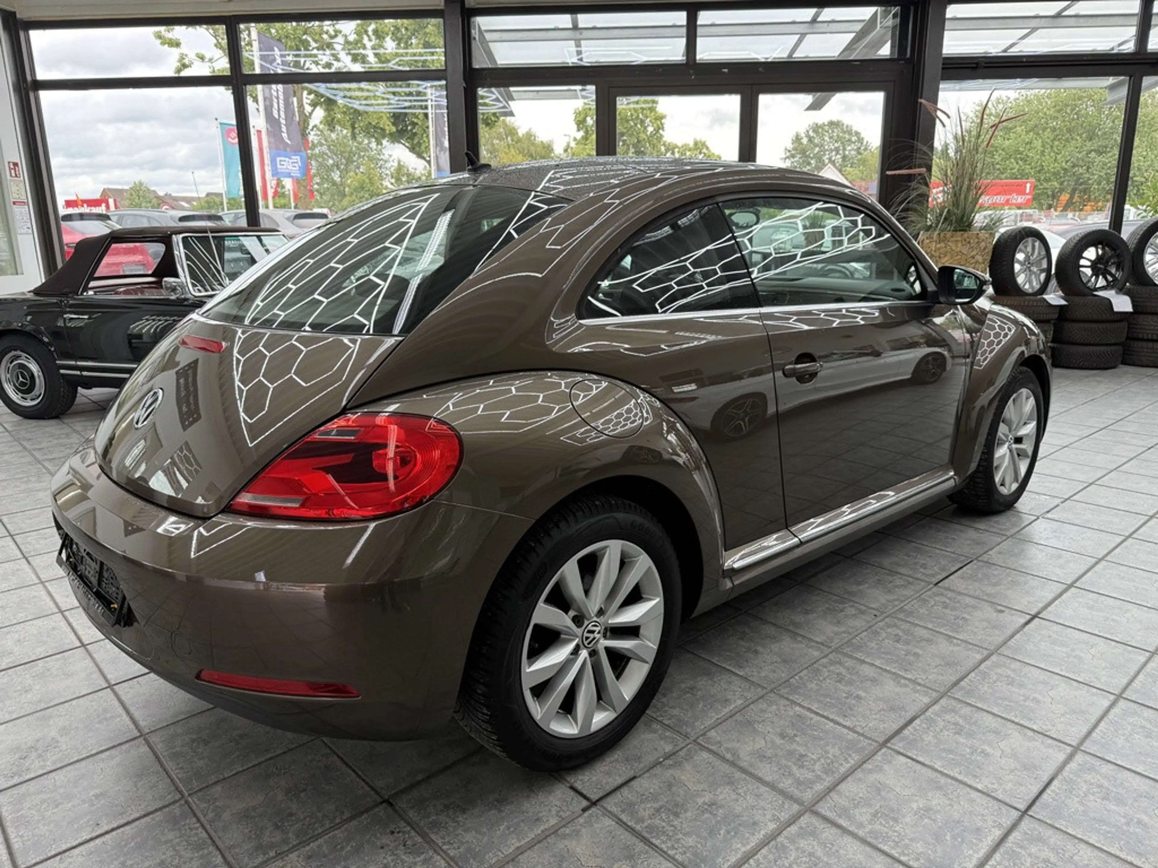 Volkswagen New Beetle 1.2 TSI Design, 1.Hd., Klima, HU neu! — photo 14