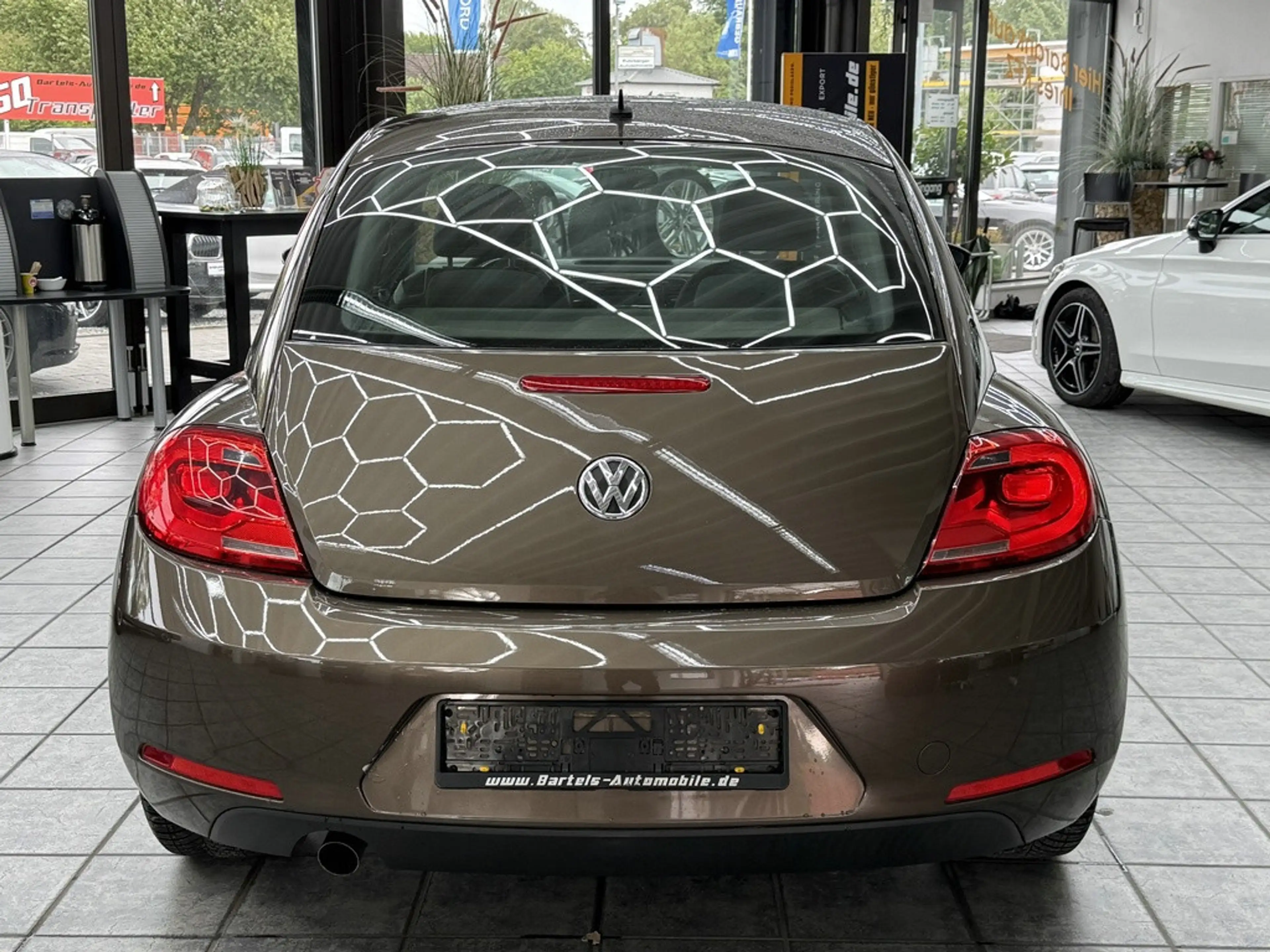 Volkswagen New Beetle 1.2 TSI Design, 1.Hd., Klima, HU neu! — photo 9