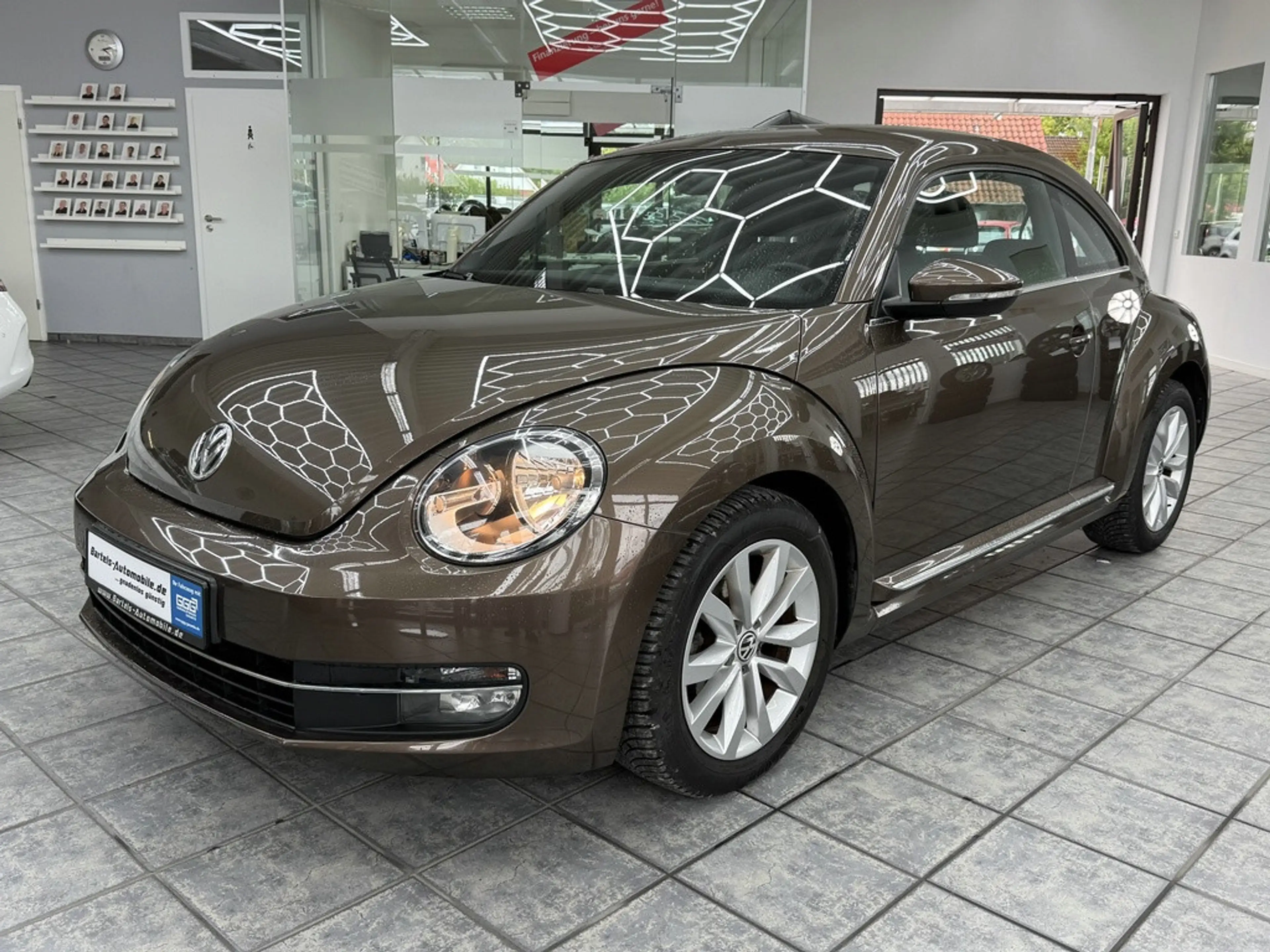 Volkswagen New Beetle 1.2 TSI Design, 1.Hd., Klima, HU neu! — photo 5
