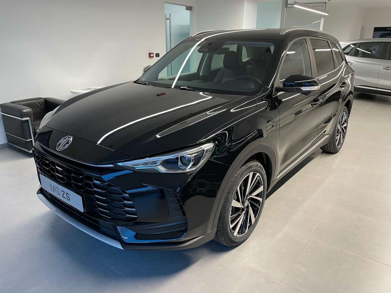 MG ZS 1500 full hybrid, (FHEV) 197cv.  LUXURY, Cambio Automatico, 7 ANNI DI GARANZIA  UFFICIALE MG VALIDA IN TUTTA ITALIA