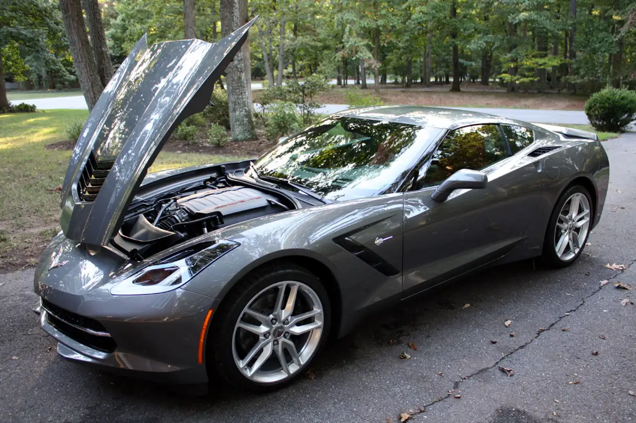 Chevrolet Corvette снимка Chevrolet Corvette