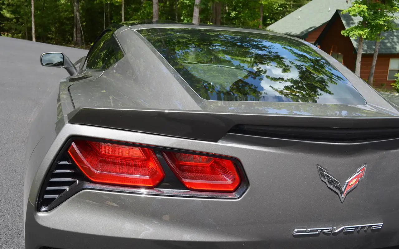 Chevrolet Corvette снимка Chevrolet Corvette